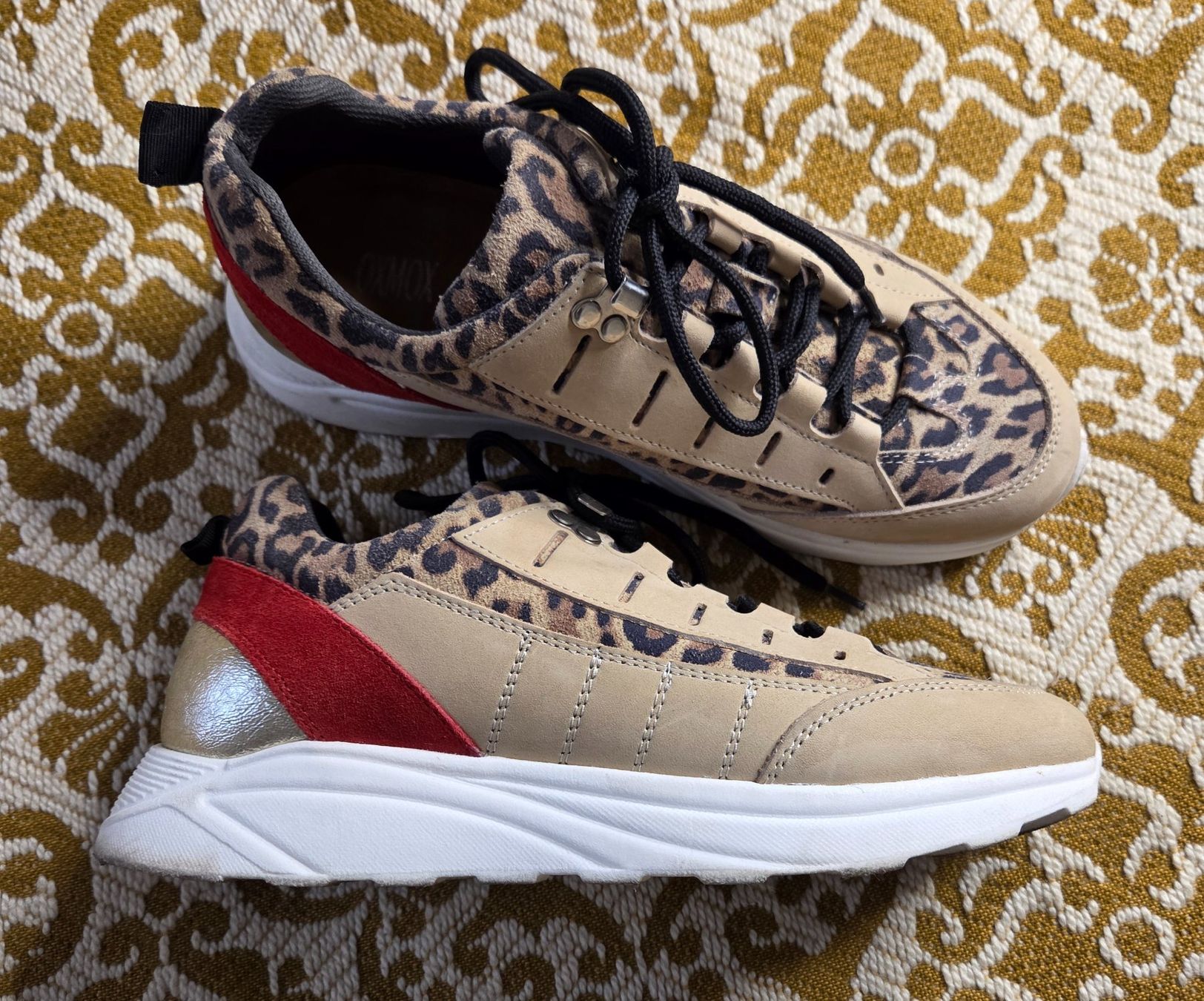 Scarpe da donna: Sneaker mit Leopardenmuster – Usato da Leissigen venduto da ali_k9v8