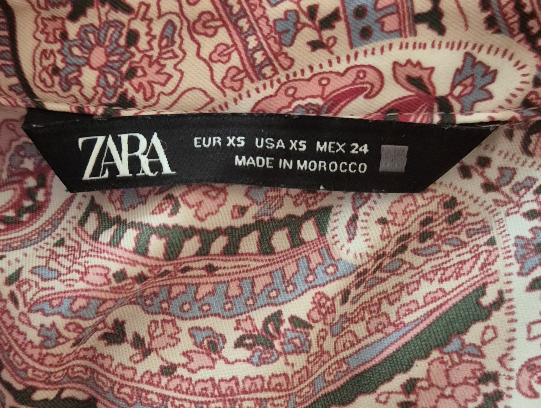 Zara Robes: Robe Zara imprimé rose – D'occasion à Cheseaux-sur-Lausanne par Nono031 3