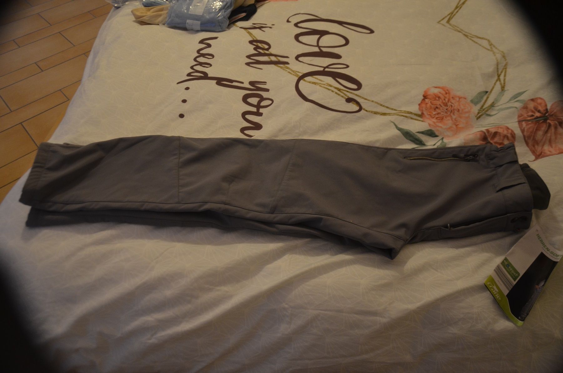 Pantalons: TAILLE 48 - ECOREPEL HOSE NEU – Neuf avec emballage d'origine à Chiasso par Dolly015 1