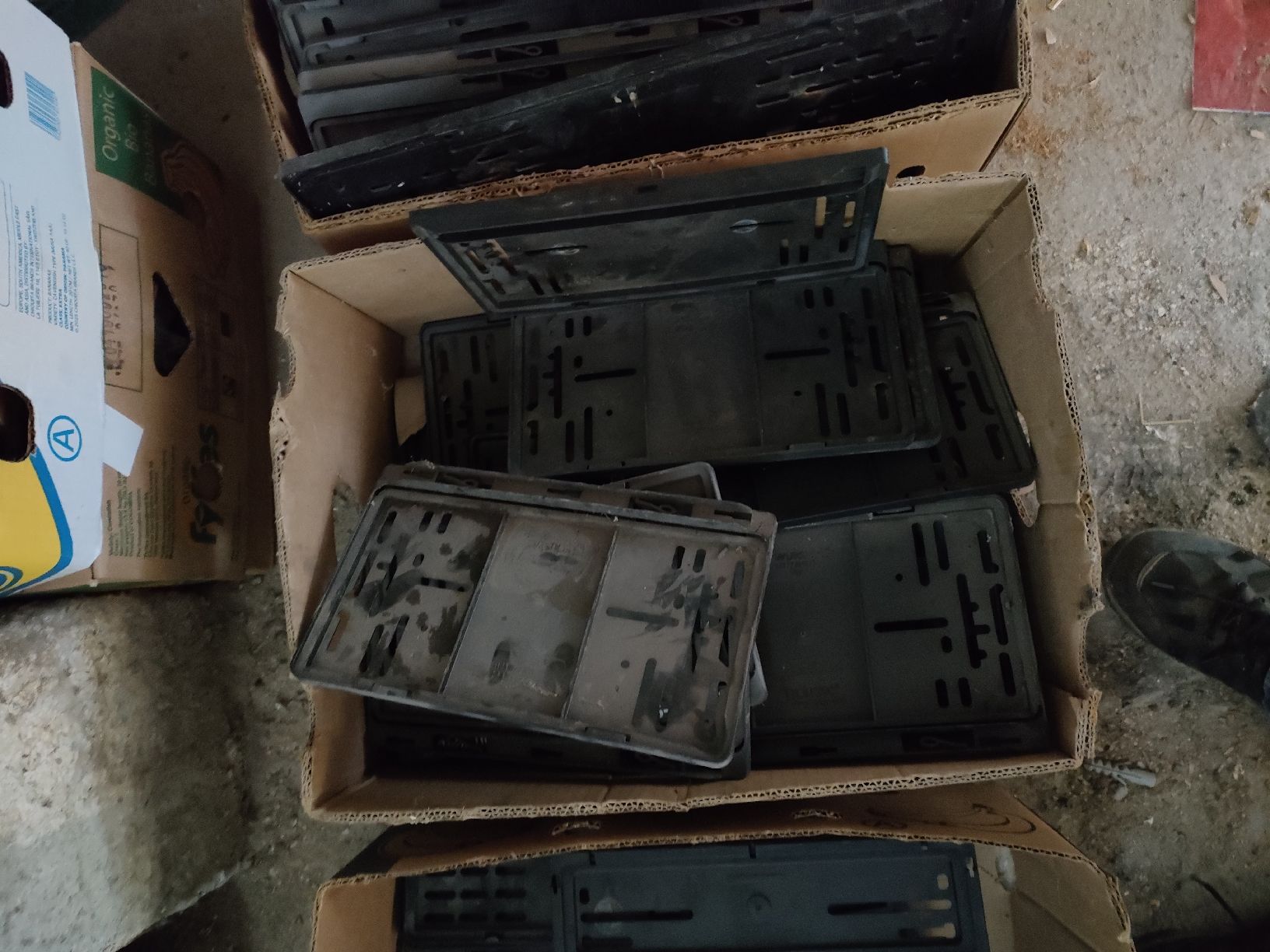 Tutti pezzi di ricambio auto: cadres de plaques – Usato da les pommerats venduto da valerossi46 2