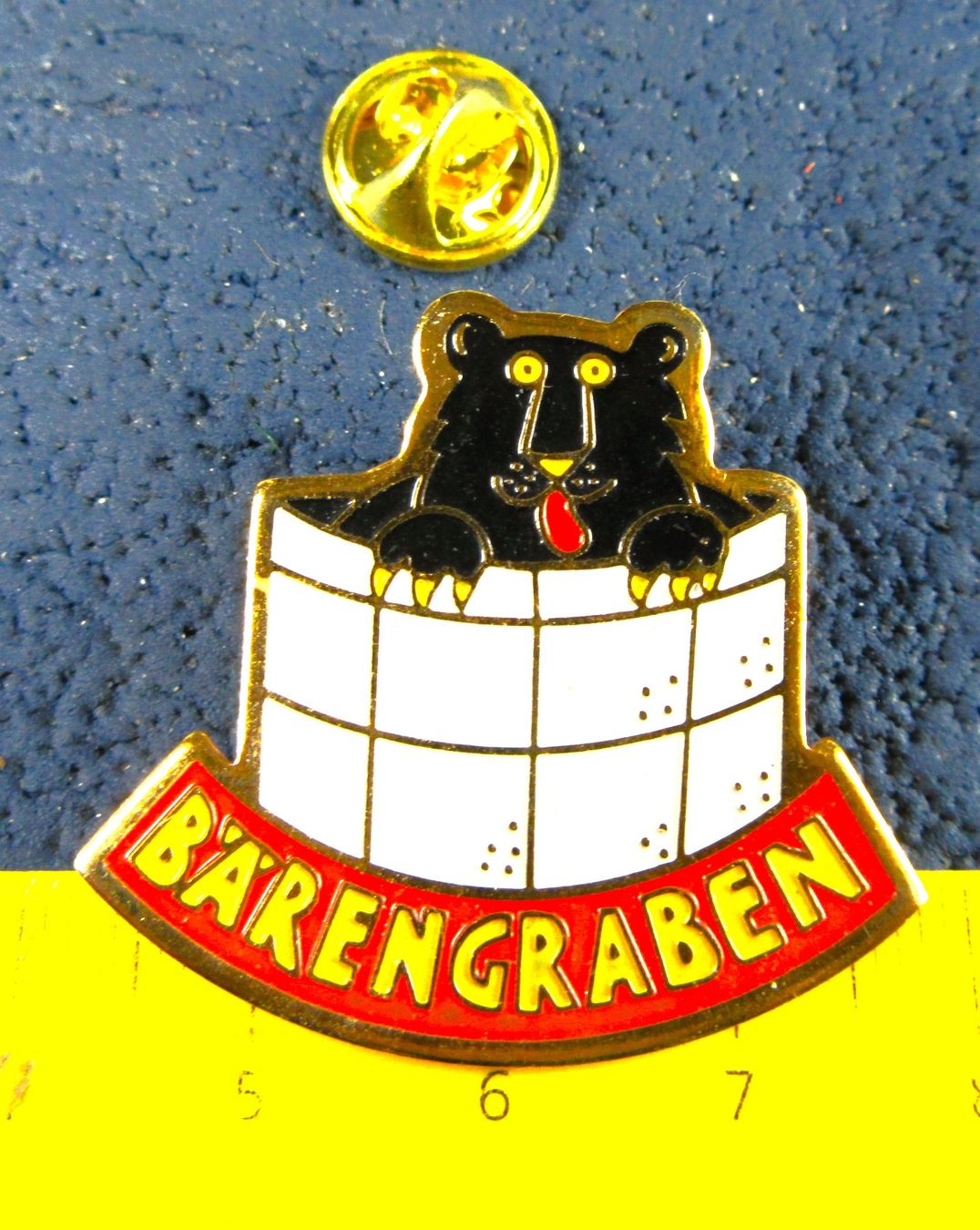 Swiss Placchette & Badge: BÄREN-GRABEN BERN PIN – Usato da Ettingen venduto da Hausi4711