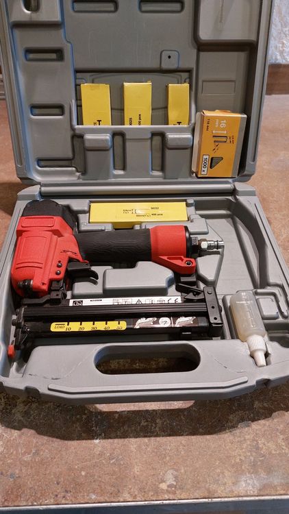 Lux Druckluft Tacker (Gebraucht) in Hunzenschwil für CHF 65 – mit ...