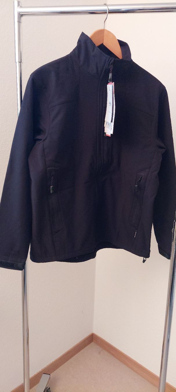Giacche: Basecamp Softshelljacke MAYUR schwarz Gr. L NEU – Nuovo e nell'imballaggio originale da Kreuzlingen venduto da peugeotj9