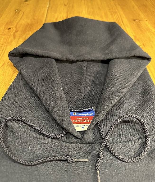 Pullover & Sweatshirts: Sweat Champion – Gebraucht aus Vionnaz von tet_ycz8 2