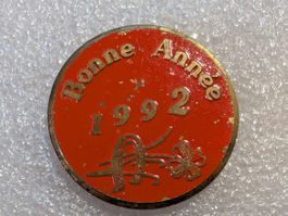 Ansteckpin 266: Bonne Annee