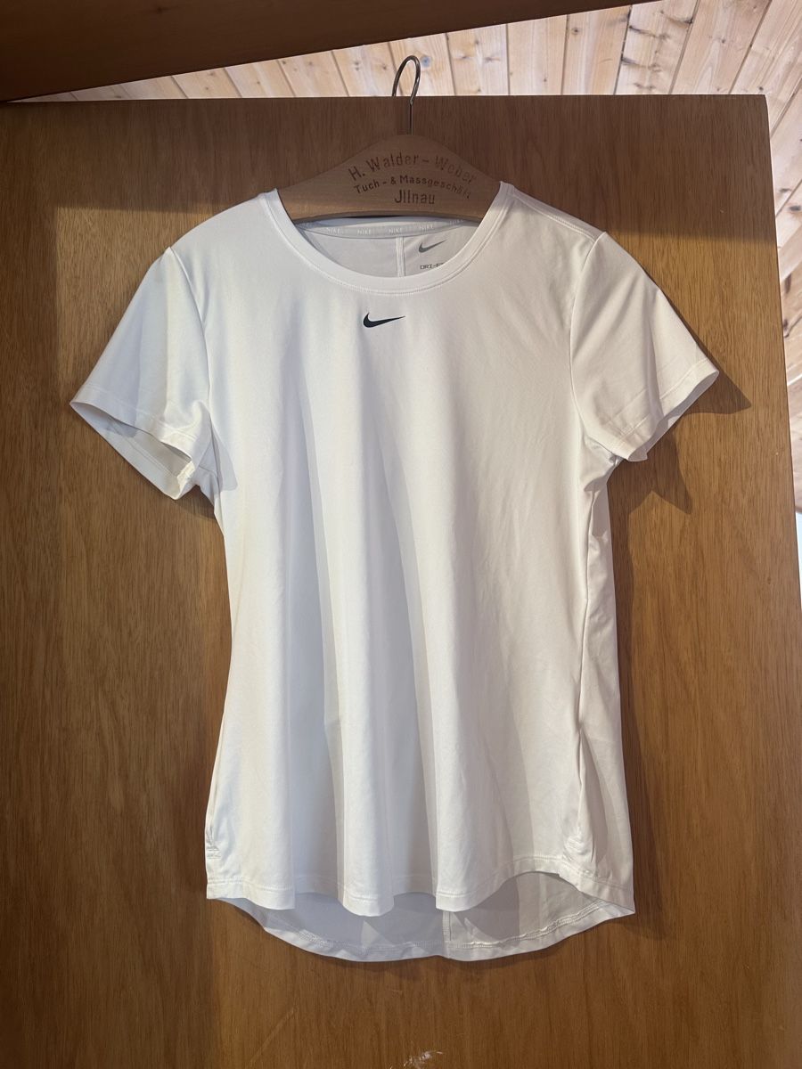 Nike T-shirt: Nike Shirt Gr. S – Usato da Klosters venduto da vollhalb 1