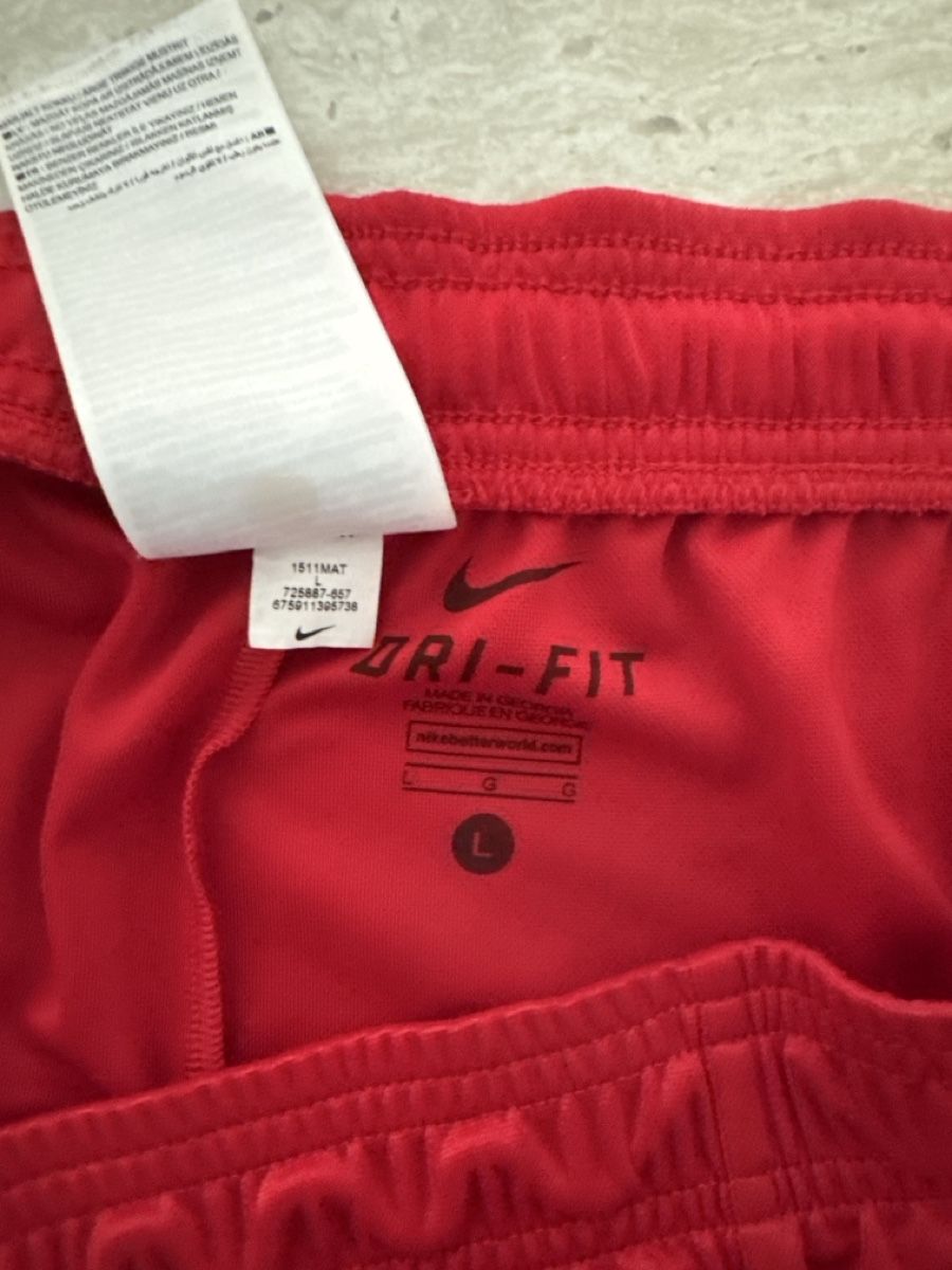 Nike Pantaloni: Nike Shorts – Usato da Kreuzlingen venduto da eli_qm8d 5