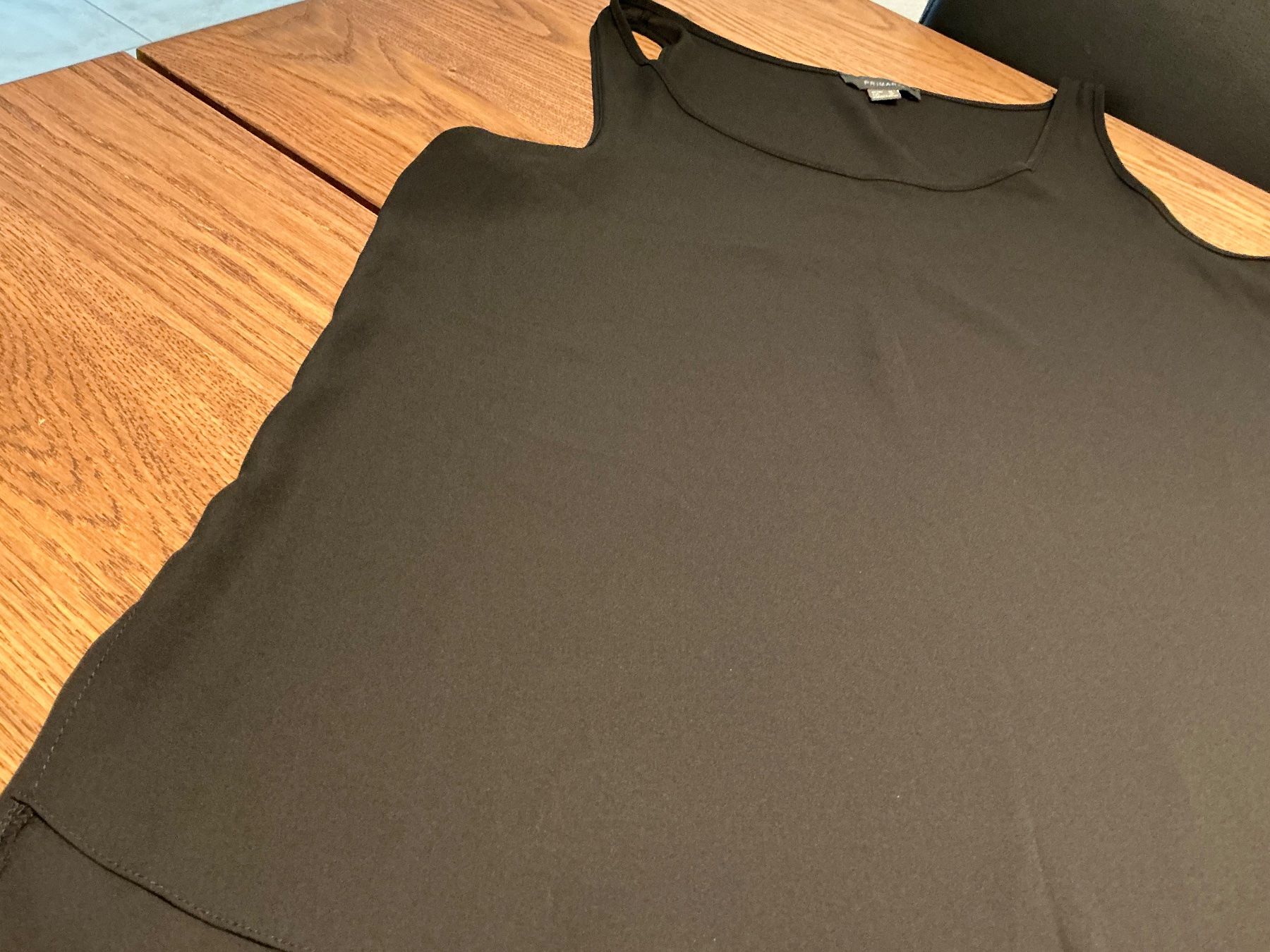 Tops: Schwarzes Top Gr. 44 Elegant sommerlich luftig – D'occasion à Würenlos par sweety5436 1