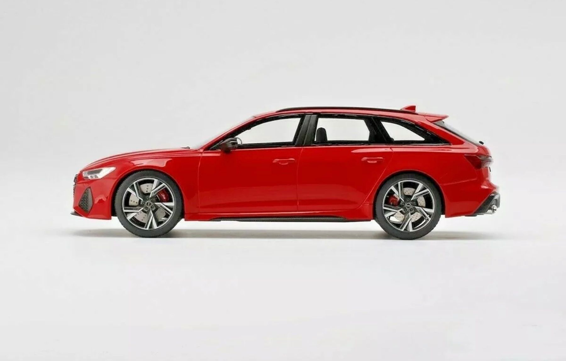 Minichamps Modellini d'auto: Audi RS6 Avant 1/18 - 2020 – Nuovo e nell'imballaggio originale da Wohlen AG venduto da PrivatSammlung 2
