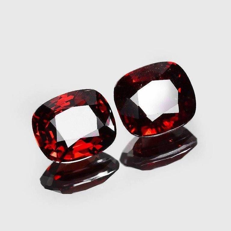 Pietre preziose: Paire de Deep Dark Red Spinel - 2.18ct – Usato da La Neuveville venduto da Esteban_BDM 3