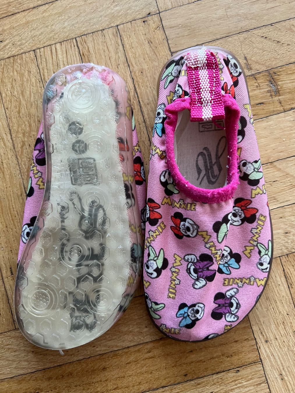 Schuhe für Mädchen: Badeschuhe minnie – Gebraucht aus Thalwil von lom_858j
