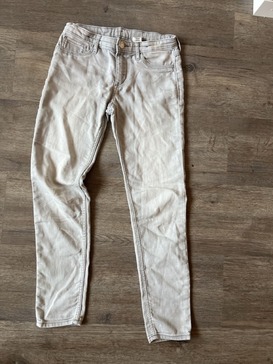 H&M Hosen: Hellgraue dünne Jeans gr 146 – Gebraucht aus Niederstocken von Eleonore000