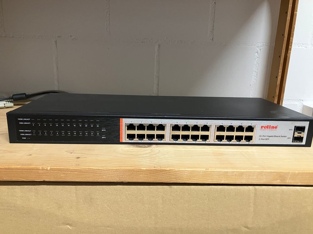 Roline 24-Port Gigabit Switch, 2-Port SFP, Top Zustand! (Gebraucht) in ...