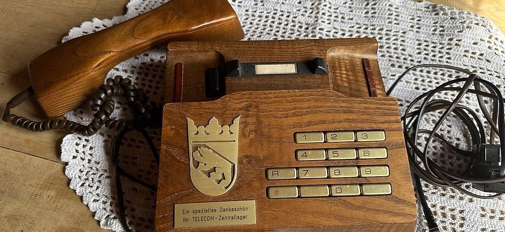 Telefoni: Telefon Retro Holz – Usato da Matten(St.Stephan) venduto da ren_r8tw 3