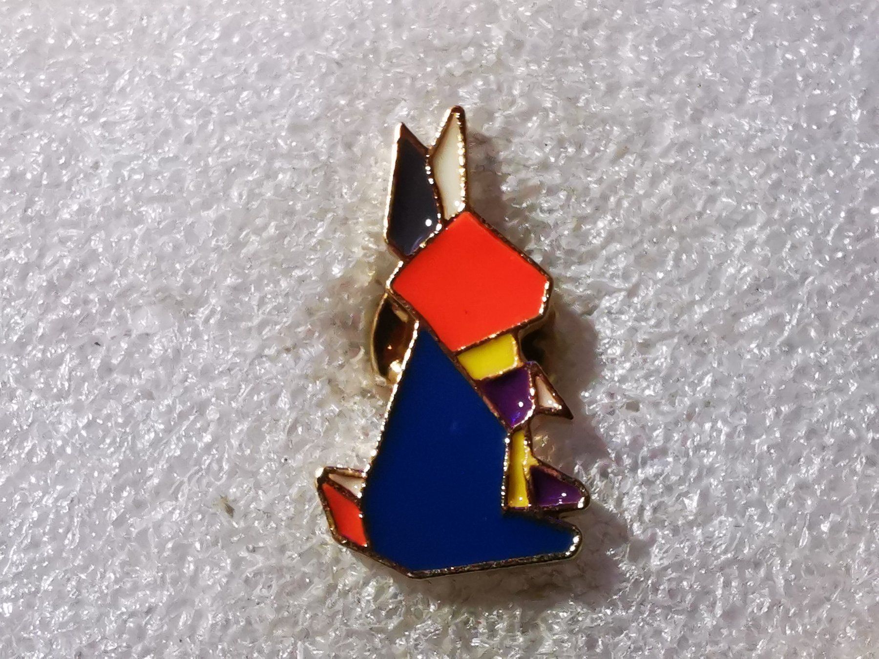 Placchette & Badge: Ansteckpin 101: Hase – Usato da Oppligen venduto da Pin-Fall-Shop