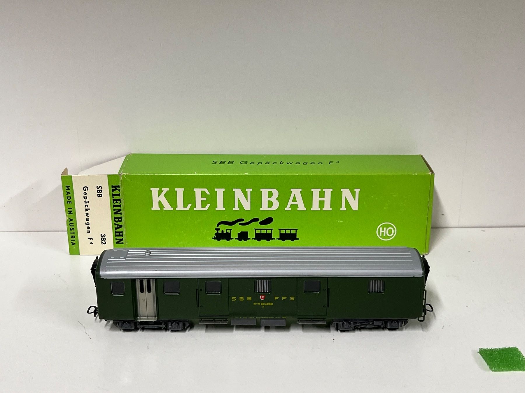 Kleinbahn Modellini di ferrovie: KLEINBAHN 382 H0 Gepäckwagen – Nuovo (secondo la descrizione) da Geroldswil venduto da TopTrain54