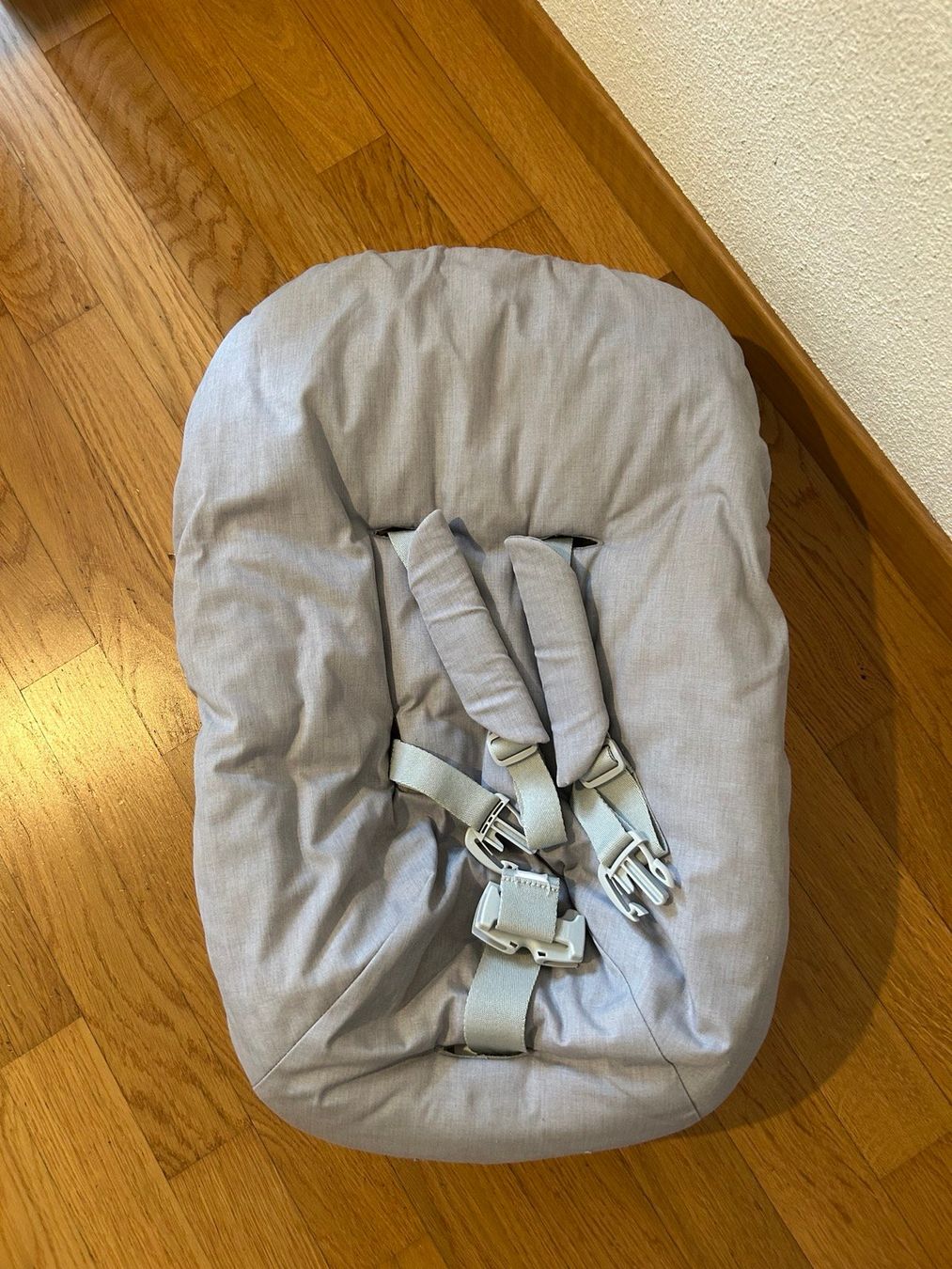 Stokke Seggioloni: STOKKE Tripp Trapp Newborn Set grau – Usato da Oberengstringen venduto da Bechi 1