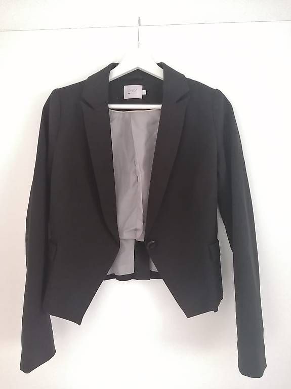 Only Vestes: Kurzer Blazer Only Grösse 34 – D'occasion à Niedergösgen par lil_s6k8
