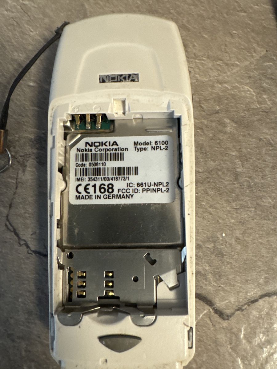 Nokia Handys / Smartphones: Nokia 6100 – Gebraucht aus Arisdorf von comestibles 1