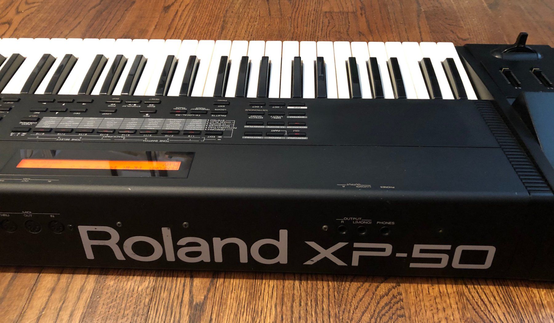 Roland Strumenti musicali: Roland XP50 - Music Workstation - 64 voice - 4 x expansion – Usato da Egnach venduto da ASTROFRITZ