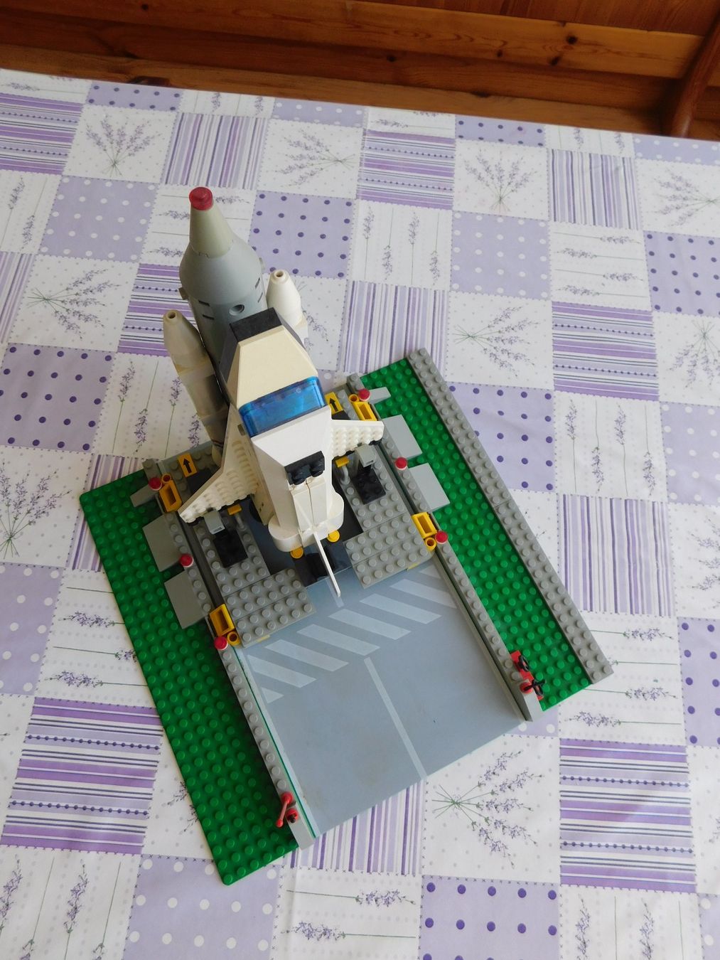 Lego Kit di costruzioni: Lego Spaceshuttle mit Startrampe ohne Rakete – Usato da Strengelbach venduto da Wedi73 8