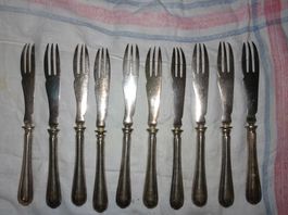 10 Fourchettes à poisson en argent