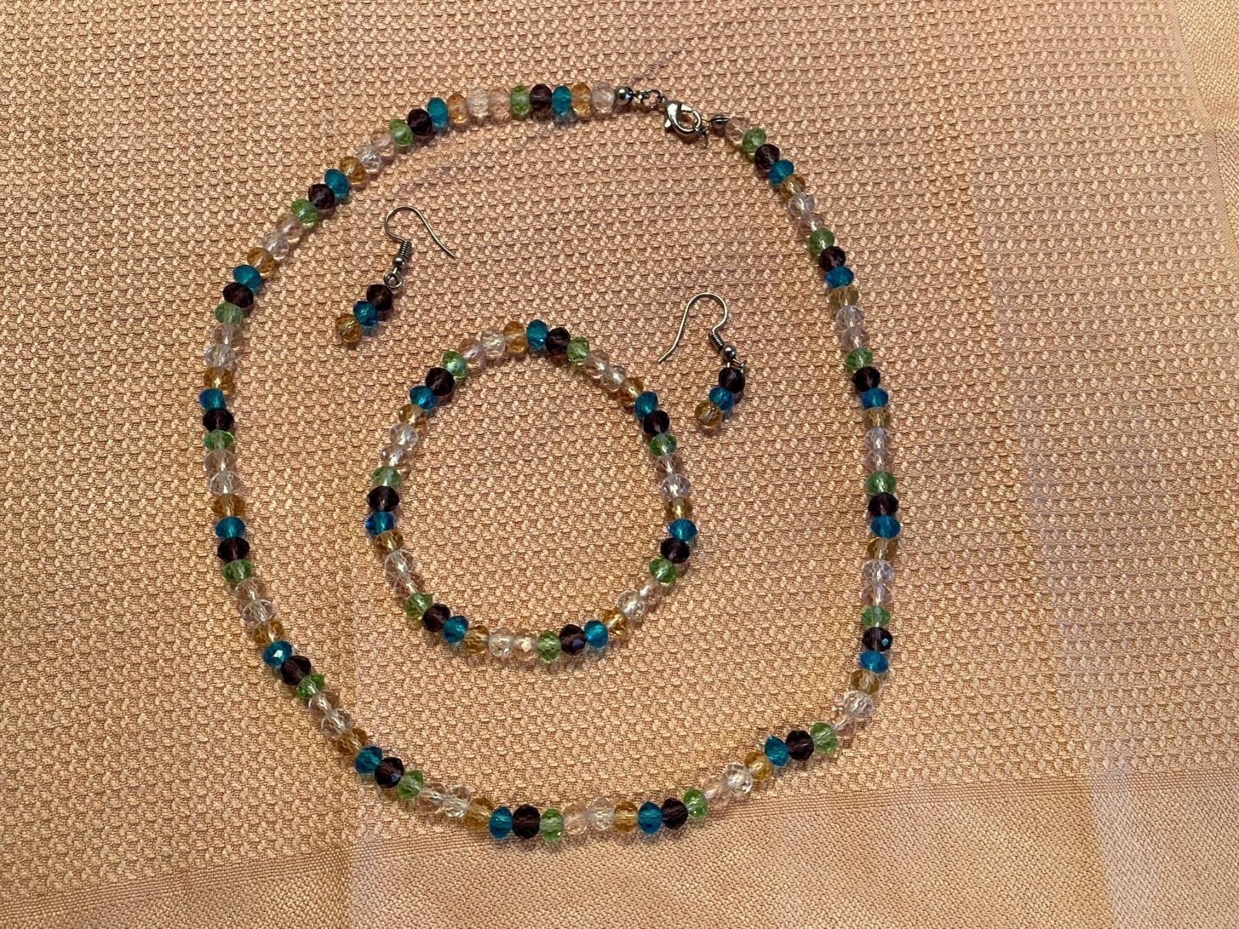 Catenine: Modeschmuckset mit geschliffenen Glasperlen – Nuovo e nell'imballaggio originale da Riedt b. Erlen venduto da Malaika57 1