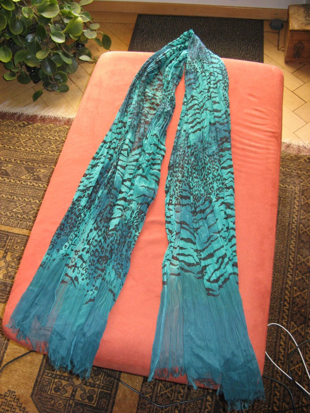 Foulard & Sciarpe: Schal oder Foulard aus Indien grün-schwarz – Nuovo (secondo la descrizione) da Zürich venduto da apil