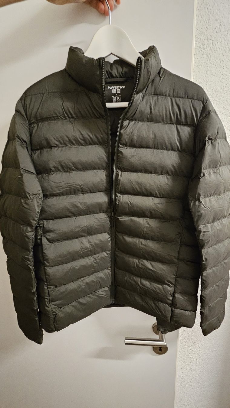 Uniqlo Giacche: Neue unegtragene Uniqlo Puffertech Jacke Small – Nuovo (secondo la descrizione) da Zürich venduto da Beachboy79 2