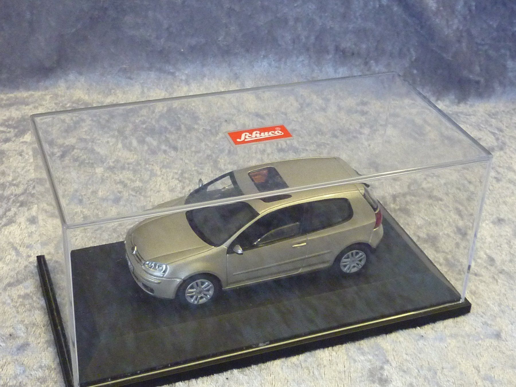Schuco Modellini d'auto: VW Golf V  1:43 – Nuovo (secondo la descrizione) da Dürrenäsch venduto da modellautos4you 1