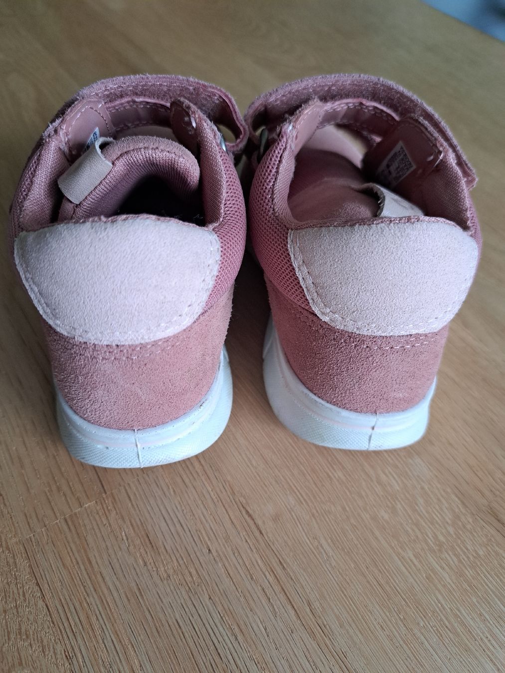Ecco Schuhe für Mädchen: Ecco Halbschuhe 25 – Gebraucht aus Bergdietikon von Staphylococcus 3