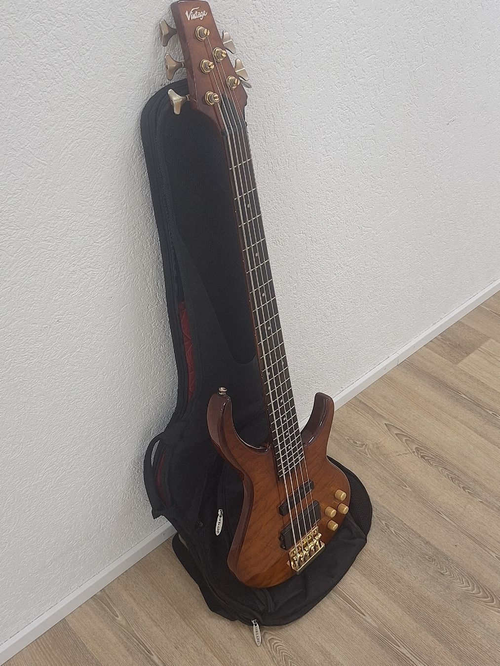 Vintage Strumenti musicali: Vintage 5-Saiter E-Bass – Usato da Grüt (Gossau ZH) venduto da wisdomio7 7