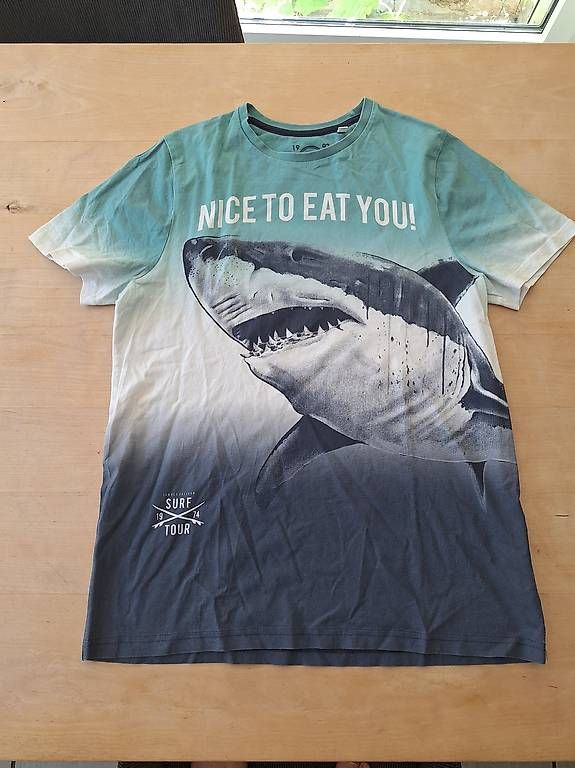 Hemden, T-Shirts & Polos: T- Shirt Gr.170 – Gebraucht aus Seewis-Dorf von GAGAGAGSGAGA