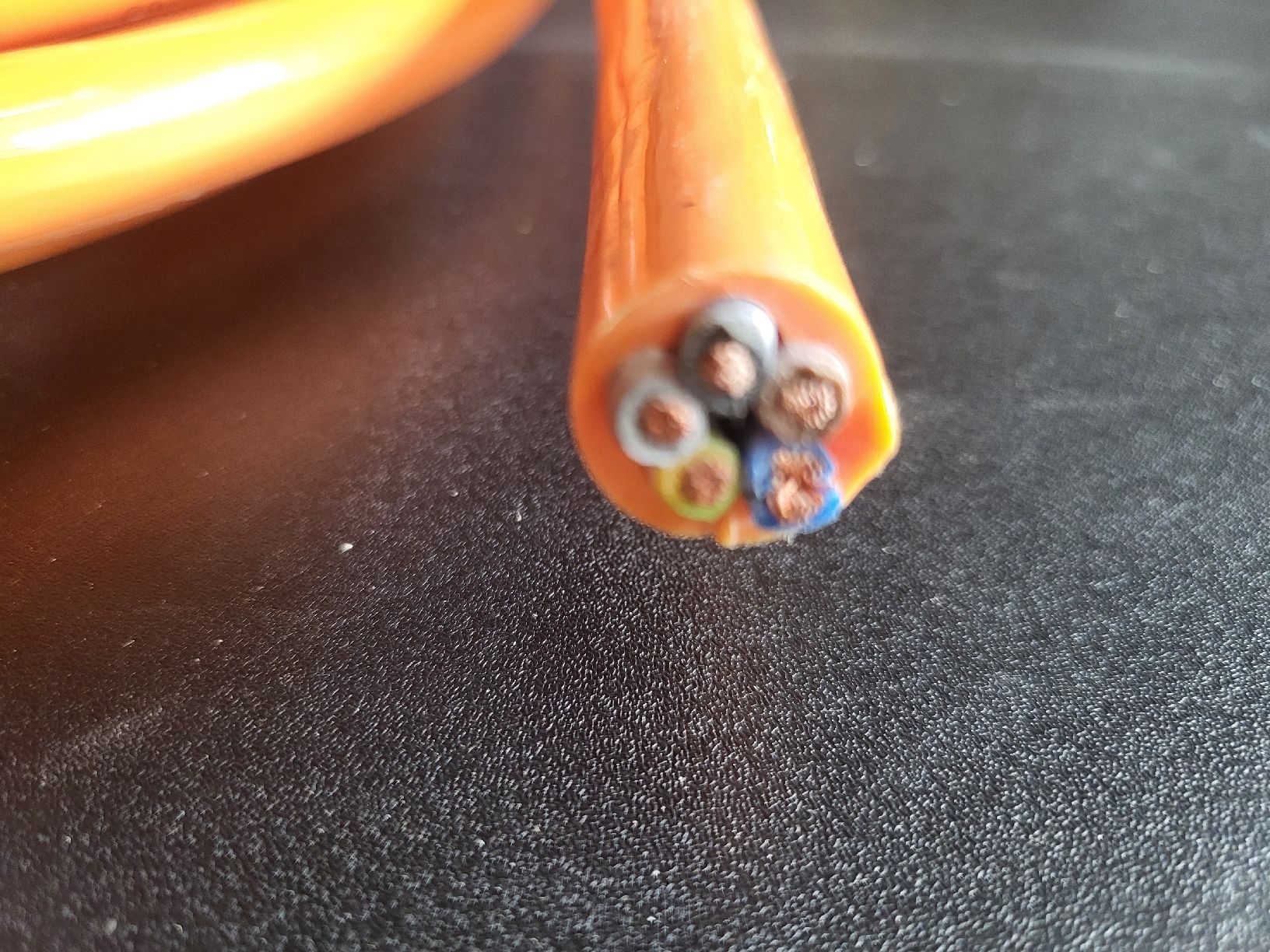 Kabel: 6.5m PUR-Kabel, 5x6mm2, 3LNPE – Neu (gemäss Beschreibung) aus Alpnach Dorf von str_jdw2 1
