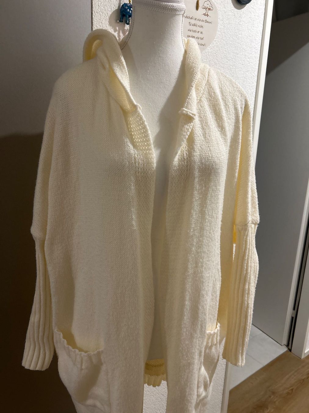 Giacche: Lange Strickjacke cremefarbig Gr. M – Usato da Brunnen venduto da Nala2929