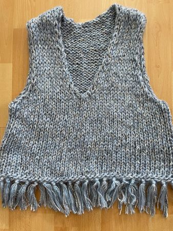 Gilet en maille bleu en laine,tricoté à la main 