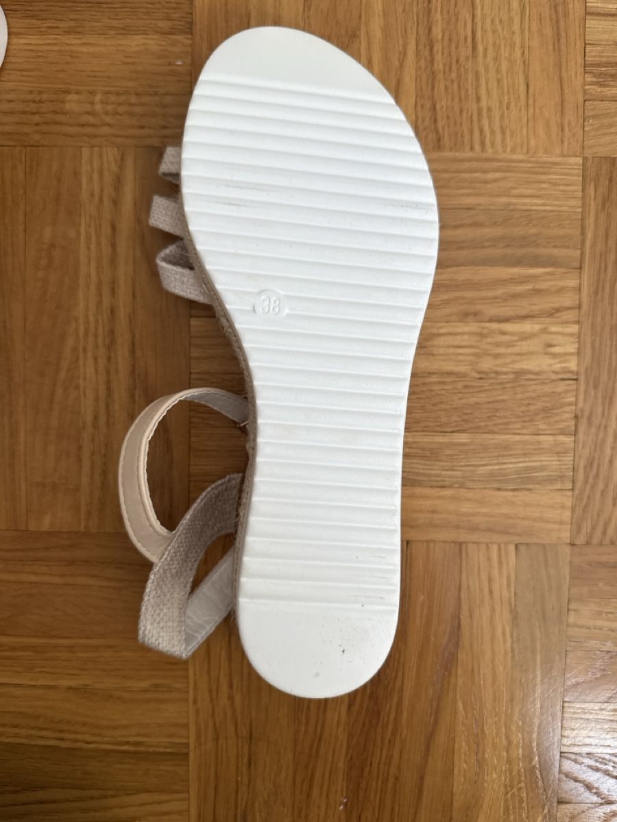 Chaussures femmes: Sandales beige et dorées neuves – Neuf avec emballage d'origine à Crassier par GGblue23515 3