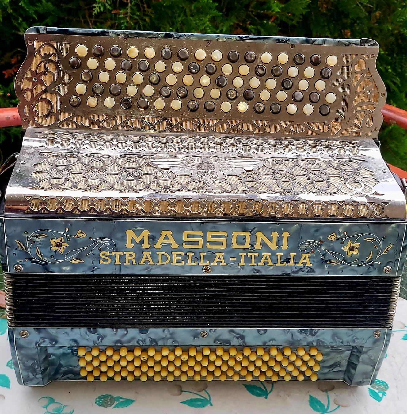 Strumenti musicali: Accordéon Renato Massoni stradella – Usato da Penthalaz venduto da EvandroLuz