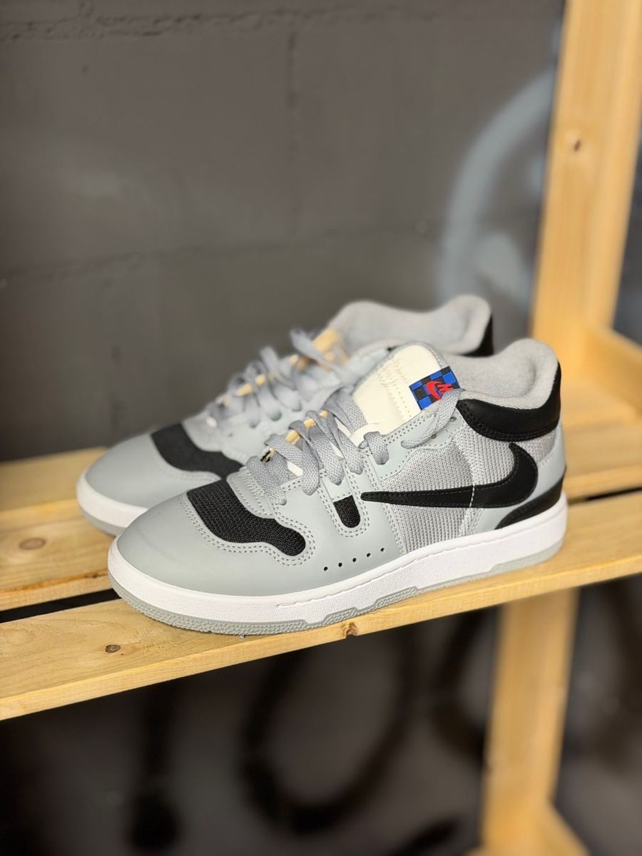 Herrenschuhe: Travis Scott Nike gr 40.5 – Gebraucht aus Lufingen von FilipaPCD