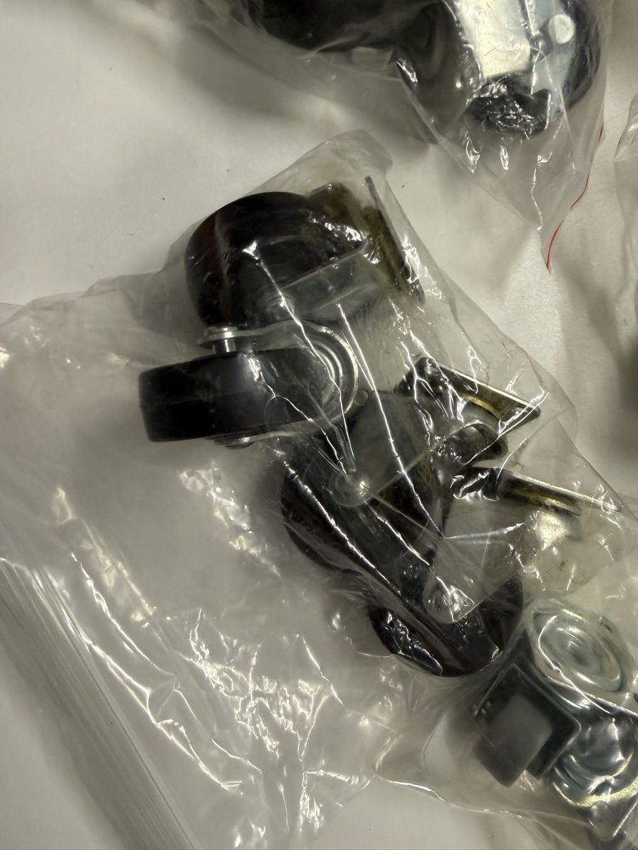 Altro per stoccaggio & trasporto: Räder Lenkrollen Set Metall Neu – Usato da Mönchaltorf venduto da xhedea_15 3