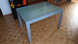 Table extensible en acier et verre , avec 4 chaises