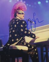 ELTON JOHN - handsigniertes Grossfoto (20 x 25 cm) mit COA