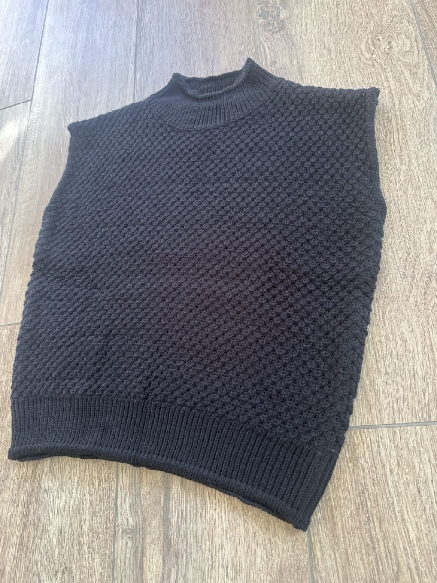 Maglioni & Felpe: Pull noir dans manches - Taille M – Nuovo (secondo la descrizione) da Le Châble VS venduto da 027_aymon 1