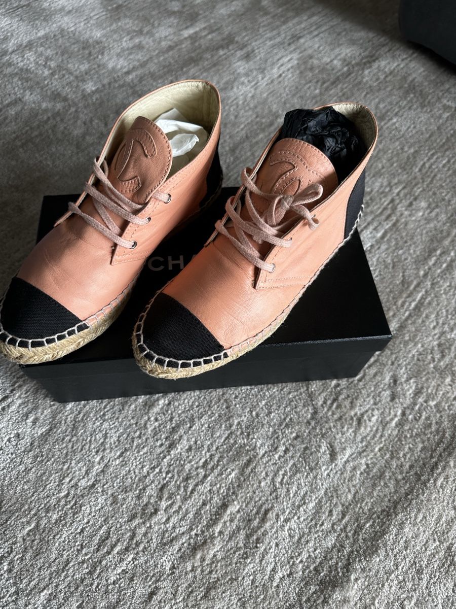 Chanel Scarpe da donna: Espadrilles Chanel 37 – Usato da La Croix (Lutry) venduto da secondhandZara