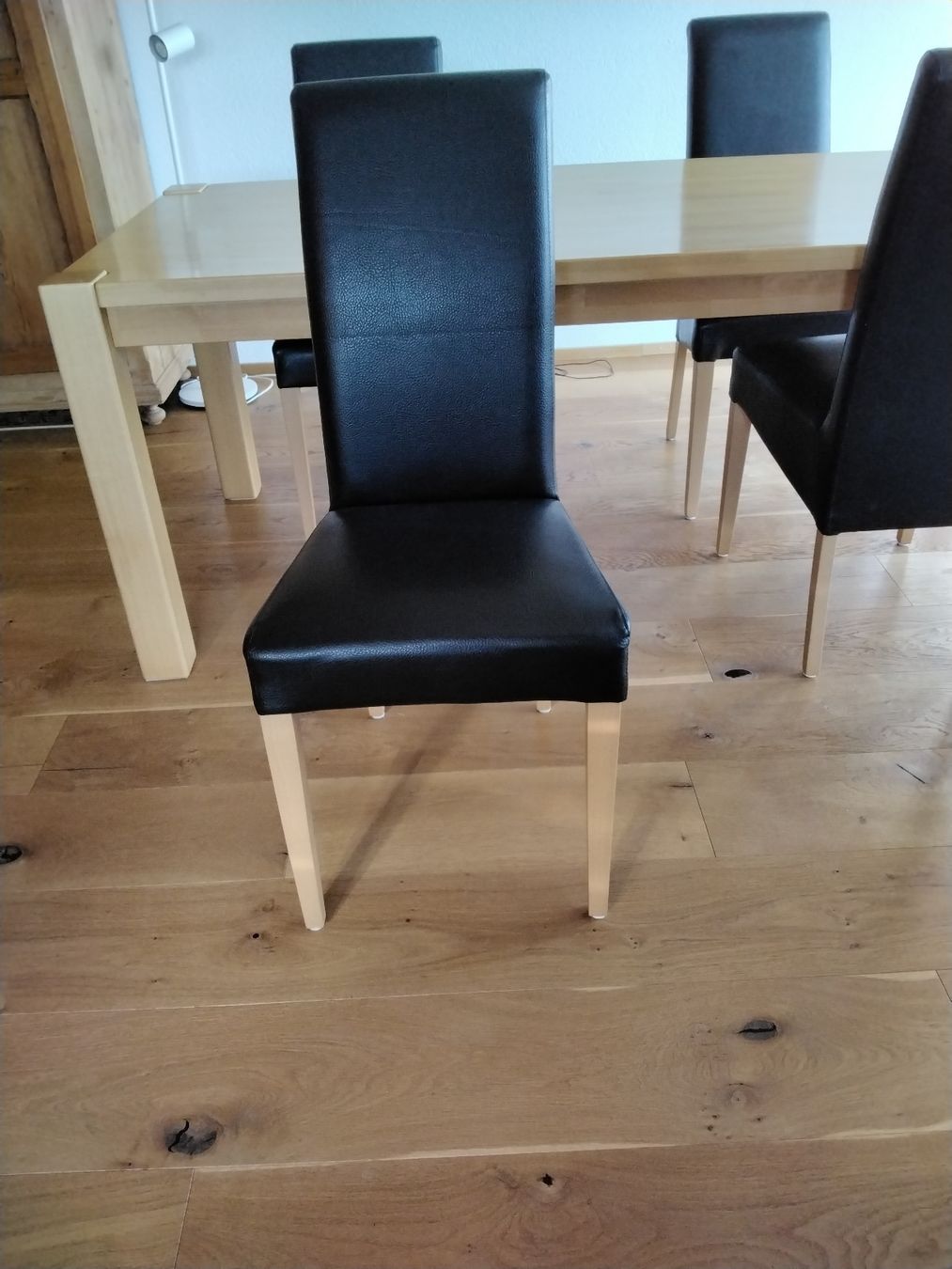 Tables: Esstisch mit 4 Stühlen  – D'occasion à Sonnental par joh_p7np 5