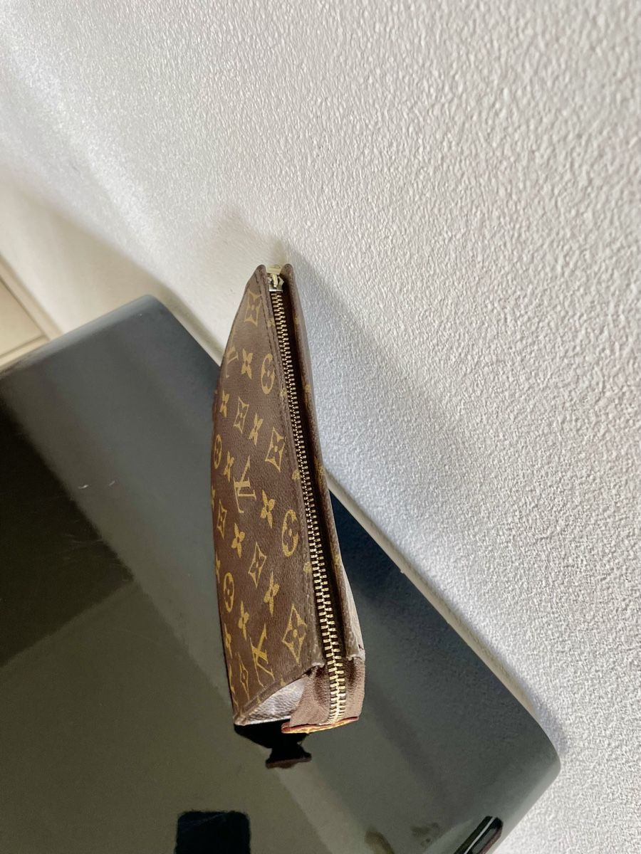 Louis Vuitton Taschen für Damen: Authentic LOUIS VUITTON Monogram Toiletry Pouch – Gebraucht aus Richterswil von Prangins9 3