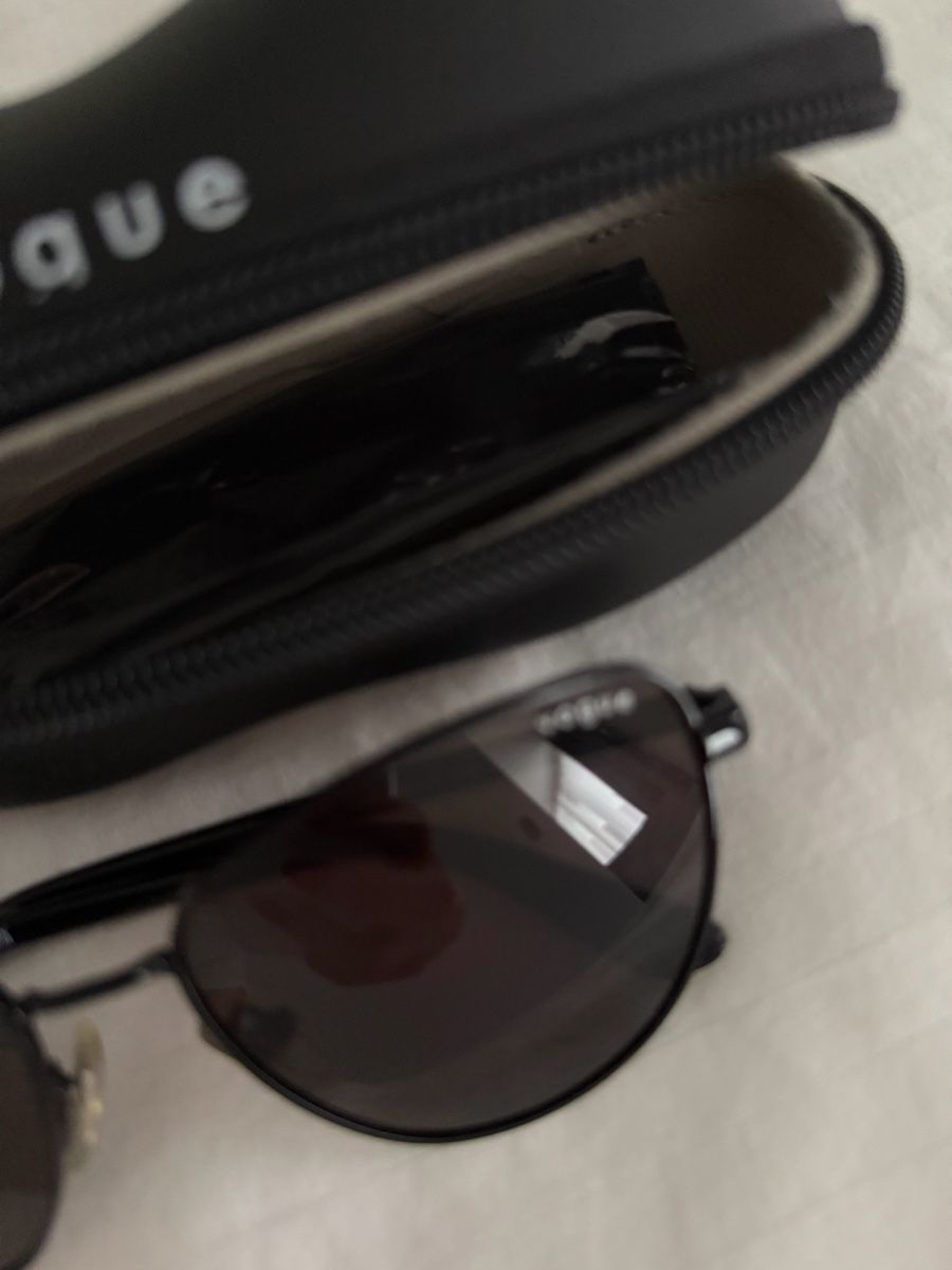 Vogue Brillen & Gläser: Vogue Sunglasses with Case Dark Grey – Neu (gemäss Beschreibung) aus Zürich von bel_qg6g 4