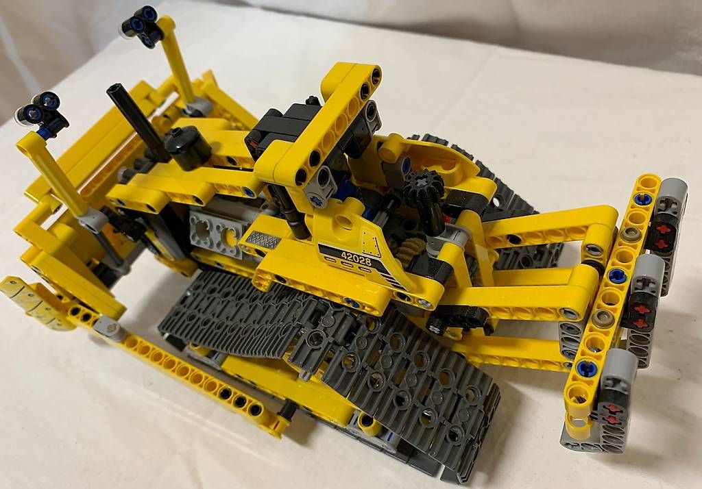 Lego Baukästen: Lego Technic Bulldozer – Gebraucht aus Meikirch von meineangebote 3