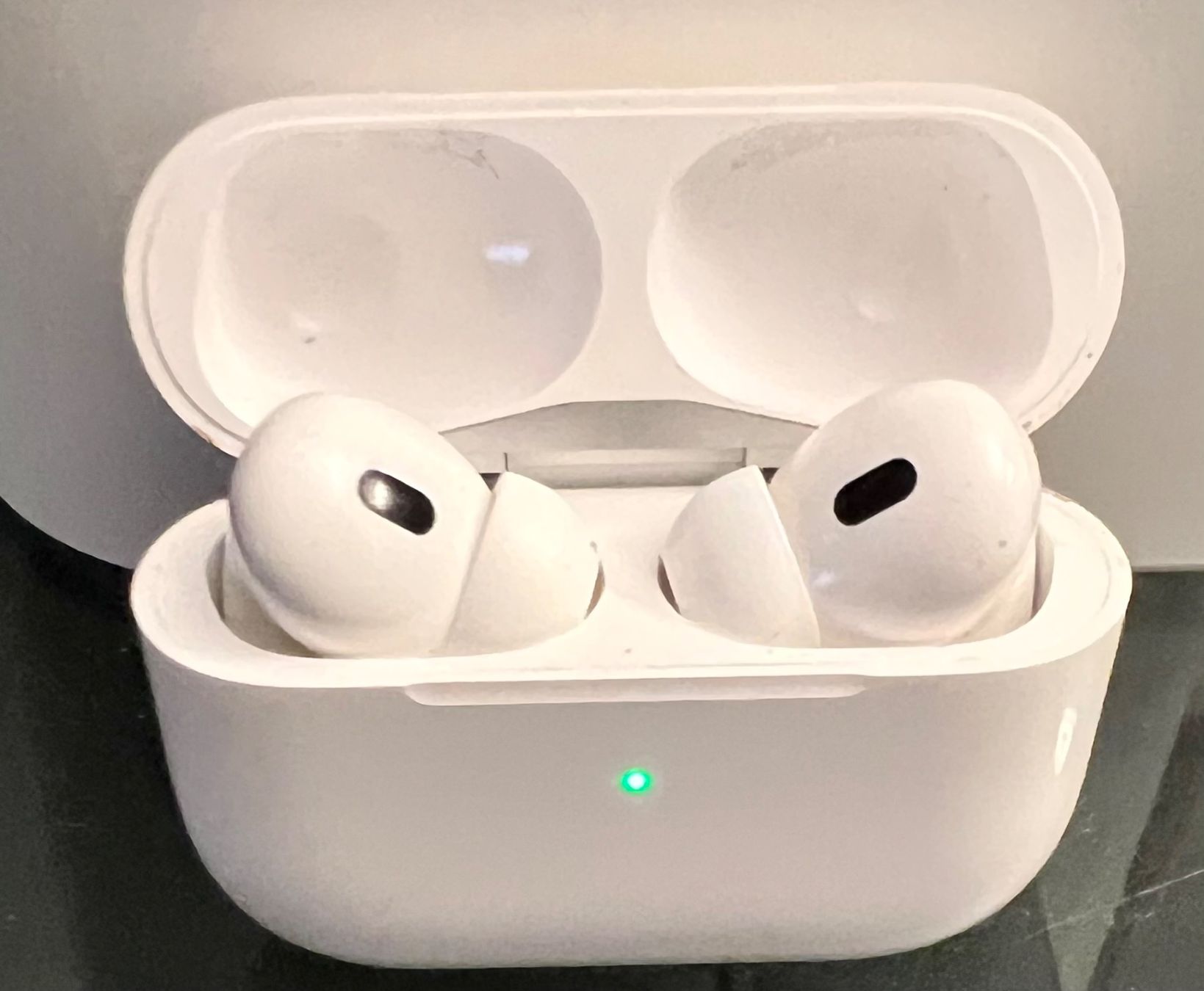 Apple Cuffie: Apple Air Pods Pro 2 inklusive Schutzhülle – Usato da Grüningen venduto da Shirter 3
