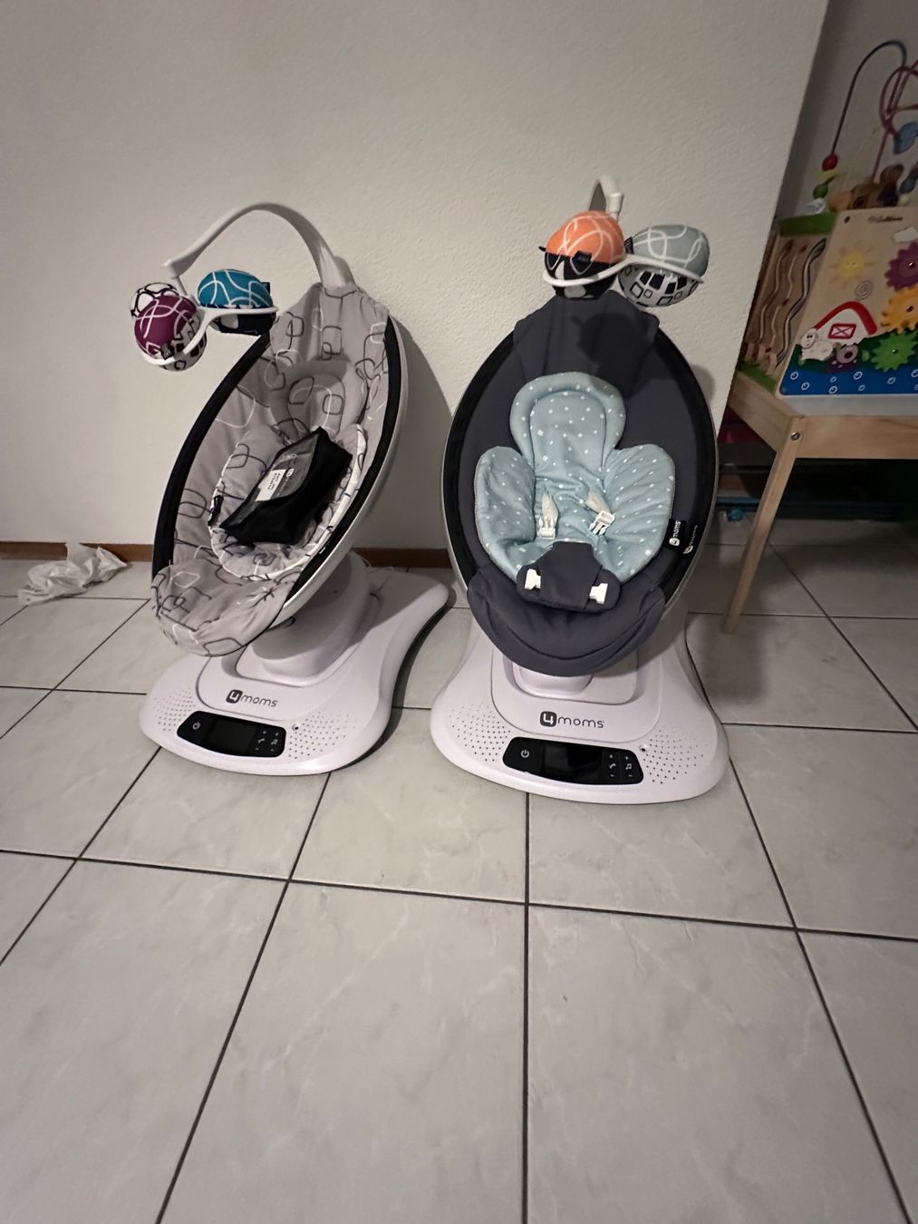 Babymoov Altre altalene da giardino: 2x balançoire bébé 4moms MamaRoo multi-mouvements – Usato da Matran venduto da ALPINAPHONE